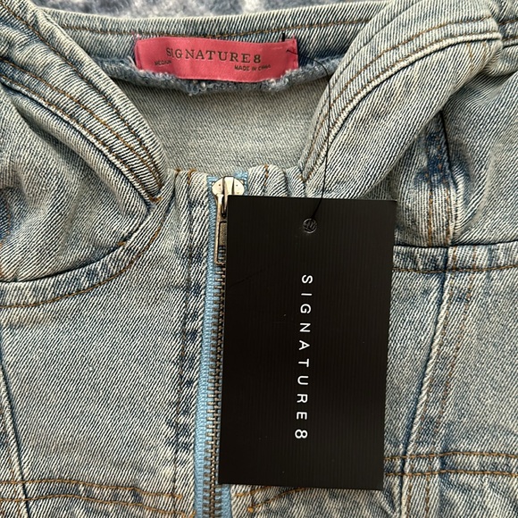 Jean crop top size medium. New with tags - Picture 3 of 5